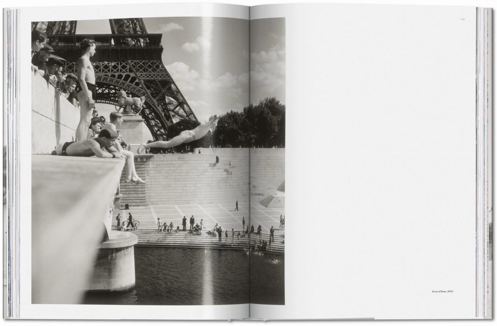 Book Robert Doisneau Paris in Photos (Multilingual)